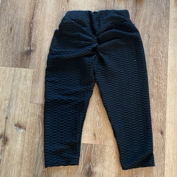 Capris - Picture 2 of 2